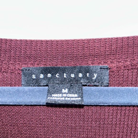 womens long sleeve shirt. Maroon/red color size medium. - Picture 3 of 3